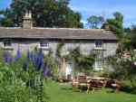 Castle Hill Farm House – Bed and Breakfast in Bakewell
