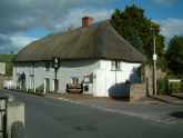Read more about the article The White Cottage – Bed and Breakfast in Colytron