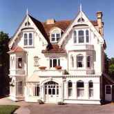 Read more about the article Oaklands Edwardian Guesthouse – Bed and Breakfast in Weymouth