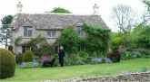 Read more about the article Yew Tree Cottage – Bed and Breakfast in Turkdean